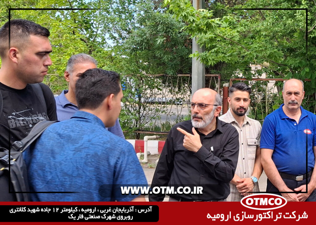 اعزام کارکنان شرکت تراکتورسازی ارومیه جهت حضور در مراسم وداع و تشییع پیکر پاک رهبر شهید انقلاب اسلامی
